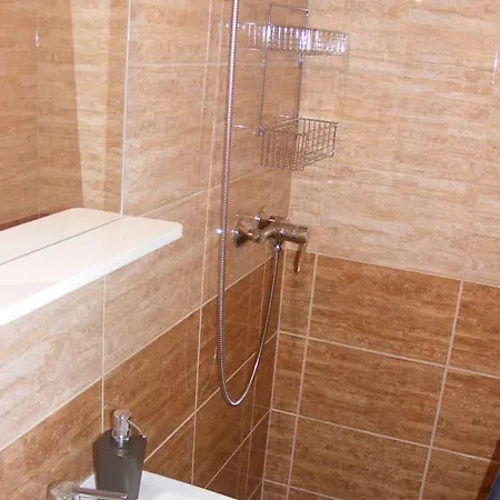 A Bastya Arnyeka * אגר